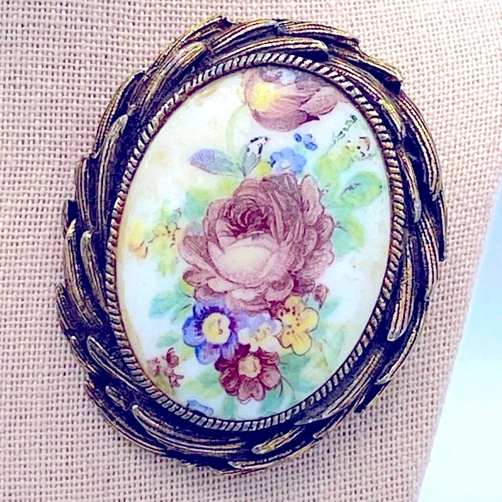 Vintage Antique Gold Tone Oval Hand Painted Porcelain Floral Brooch/ Pendant - Picture 6 of 6